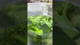 طريقة طبخ البروكلي HOW TO COOK BROCCOLI  BEST sautéed [upl. by Karney]