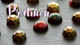 BUNTE PRALINEN SELBER MACHEN  glänzende Pralinen auch super als Weihnachtsgeschenk [upl. by Evol178]