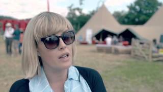 Gwenno Saunders yn trafod cerddoriaeth Cymraeg [upl. by Enitsyrk]