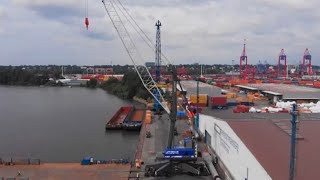 Rhenus Project Logistics mit kolossalen Ausmaßen Neuer LiebherrKran für Rhenus Midgard [upl. by Jordanson]