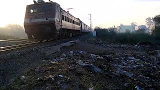 Fog Effect 7 Hours Delayed Durg Chhapra SARNATH Express Led By Offlink SRC WAP4 [upl. by Iur]