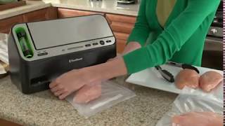 Foodsaver V4400 2 in 1 Vacuum Sealer Machine Review [upl. by Edrahc]