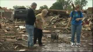 Tornado Survivor Finds Dog During TV Interview Oklahoma tornado  Techkingsorg [upl. by Nywnorb]