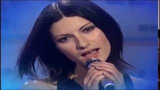 Laura Pausini  Non cè 2002 [upl. by Kery869]