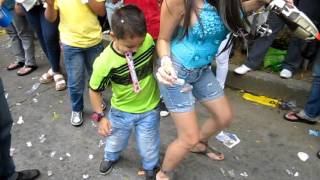 Niño Caleño bailando Choke [upl. by Malilliw]