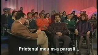 Prezentator care nu se poate abtine din ras subtitrare RO [upl. by Leftwich]