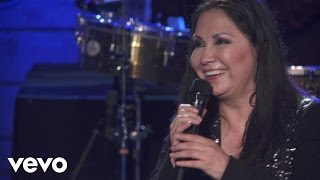 Ana Gabriel  Es El Amor Quien Llega En Vivo [upl. by Nnylekoorb526]