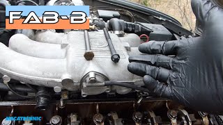 Remplacement dune vis de culasse sur BMW 325i E30 M20 [upl. by Aznola]