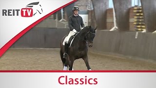 Dressurreiten lernen Aufgabenreiten LDressur L10  REITTVClassics [upl. by Ashil]