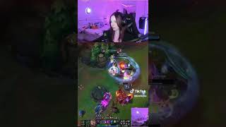 arbeite am positioning 3 hehe leagueoflegends twitch egirl kaisa streamer streamer riot [upl. by Anilrahc522]