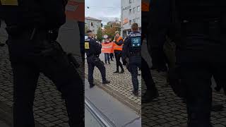 Heute in Kassel letztegeneration Polizei Kessel auf der Straße [upl. by Oramug]