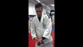 Roger Machado shows how to tie a BJJ belt  Guerrero BJJ [upl. by Lenes]