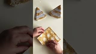 Pliage de serviettes en forme de sapin pour Noël 🎄 loisirs créatifs pour Noël 🎅 Facile et rapide [upl. by Inaoj]