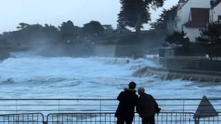 Vagues sur la cure marine de Douarnenez [upl. by Etnelav]