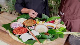 How to make Rendang  Traditional Indonesian Dry Beef Curry Recipe [upl. by Enetsirk919]