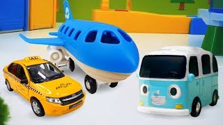 Neue Einsätze für die Helfer Autos Spielzeugvideo für Kinder Helfer Autos auf Deutsch [upl. by Arodal255]