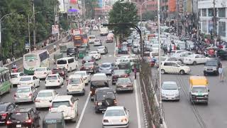 Incredible traffic jam in Dhaka Bangladesh। Dhanmondi27 [upl. by Aihsinyt]