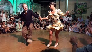 Lindy Hop improvisació Nils Andren i Bianca Locatelli ballant Jive at Five 2019 [upl. by Eirased]