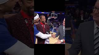 Jalen Brunson amp Josh Hart gift Mike Breen amp Walt Clyde Frazier jerseys for 25 years together ❤️ [upl. by Oria]