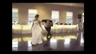 Danse de mariage drole  a voir absolument [upl. by Burkhart741]