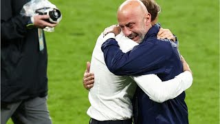 Euro2020 labbraccio tra Mancini e Vialli 30 anni dopo la rivincita dei quotGemelli del golquot [upl. by Osithe]