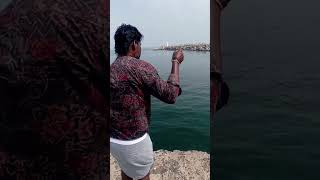 Unique Way of Catching Fishes Instantly fishing fishingvideos thoondilulagam seafishing [upl. by Sidoma]