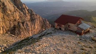 Rifugio Franchetti Una vita un rifugio Gran Sasso dItalia [upl. by Chilcote]