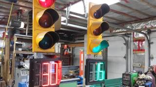 MecElecpro Inc construction traffic light Countdown timer minuteur compte a rebours [upl. by Anwahsak798]