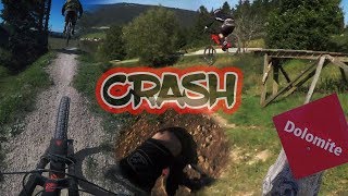 DownHill Mon poignet me lâche sur la Dolomite 🔴 CRASH Supreme DH V4 Follow Cam [upl. by Eelyac]