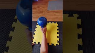 Ejercicio para ANTEBRAZO con pesa rusa  2 shorts [upl. by Nuawed932]