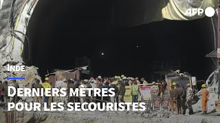 Inde les secouristes quotparfaitement préparésquot près du tunnel où sont piégés 41 ouvriers  AFP [upl. by Annuahs]