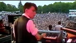 Simple Minds Someone Somewhere In Summertime Live 1983 [upl. by Salvidor]