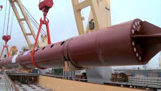 loading 600 tons jack up legs into mv lone heavy lift vessel rhb stevedoring rotterdam [upl. by Thorny]