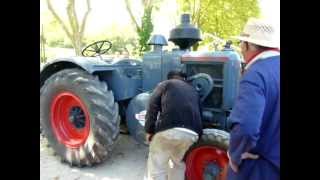 Malaucène 13 Mai 2012 Démarrage dun tracteur Société Française Vierzon [upl. by Burdett282]