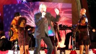 Neil Diamond Sings Sweet Caroline with Boston Pops on 4th of July 2009  SURPRISE TOO [upl. by Elvis]