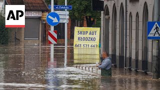 Rising floodwaters trigger evacuations in Poland [upl. by Anyd]