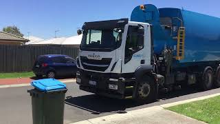 Wyndham recycling truck came to pick up the recycle bin at 121pm [upl. by Immaj950]