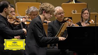 Jan Lisiecki – Beethoven Piano Concerto No 2 III Rondo Molto allegro [upl. by Bobbi441]