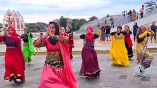 music SaajanjiGharAayeDanceFADLI  BOLIGA bollywod yoga [upl. by Nwahs711]