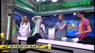 El Hormiguero  Prendemos fuego al brazo de Flo [upl. by Jamil822]