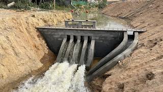 Construction of a powerful 4gate discharge dam [upl. by Laehcor]