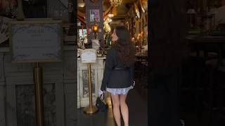 NYC Iconic Oscar Wilde restaurant nyceats nycfood nycvlog nyclifestyle model styleinspo [upl. by Maryrose633]