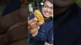 আজকে খেলাম মাত্র ১০ টাকায় চিকেন ফ্রাই। Best chicken fry in Dhaka streetfood food chickenfry [upl. by Eirrahs]