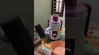 Best pomegranate juice with Philips Juicer HL7705 [upl. by Lenahc]