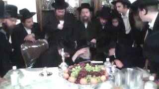 The Skulener Rebbe Shlita Composing A Song [upl. by Perl]