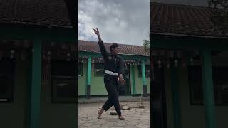 Aslinya ngemong pencaksilatmadiun pusatmadiun psht martialarts shorts [upl. by Eillime]