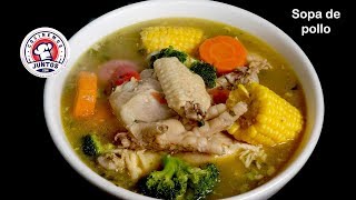 Otra manera de hacer una sopa de pollo con verduras [upl. by Delcine]