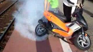 Gilera Runner SP 50 Burnout Old Tire [upl. by Noak]