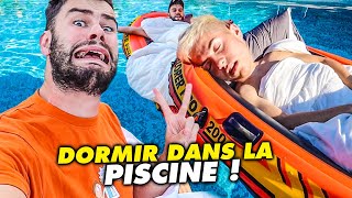 PASSER UNE NUIT DANS LA PISCINE DE LA VILLA AVEC Michou [upl. by Aleyak]