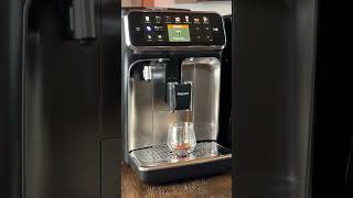 Delonghi Dinamica VS Philips 5400 [upl. by Jevon]